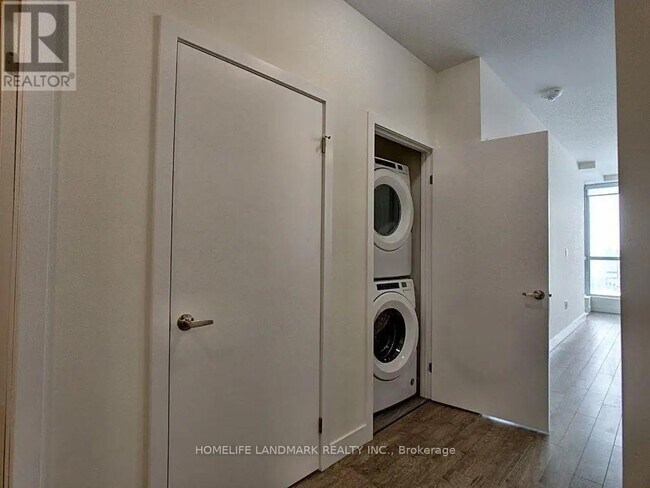 Photo du bâtiment - 100 Garment St