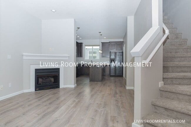 Building Photo - 1142 SW 162nd Ave