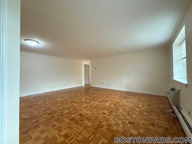 Foto del edificio - 32 Worthen Rd