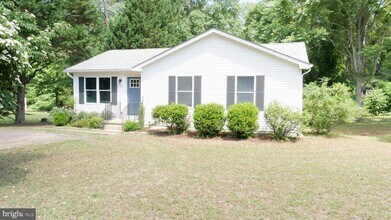 Building Photo - 2051 Collins Ct