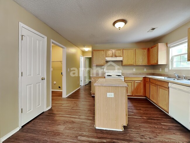 Building Photo - 2908 Thoreau Drive