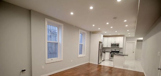 Building Photo - 693 Winthrop St