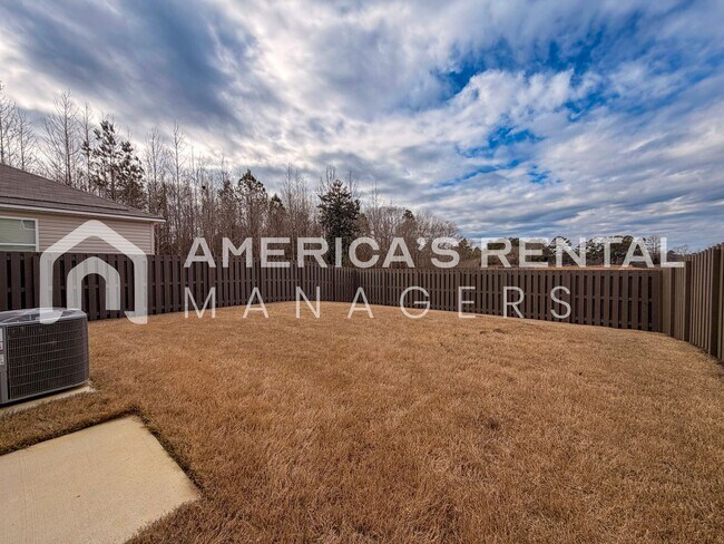 Foto del edificio - MOVE IN SPECIALS! Stunning New Construction with PRIVACY FENCE in Cullman, AL - Available Now!