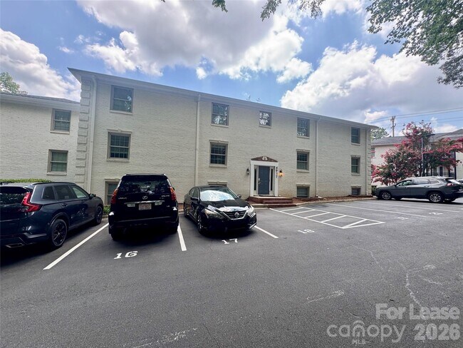 Foto del edificio - 4917 Park Rd