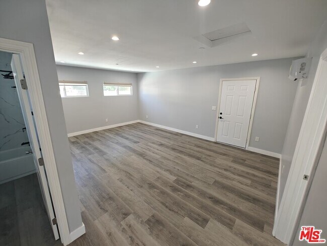 Building Photo - 8617 Hatillo Ave