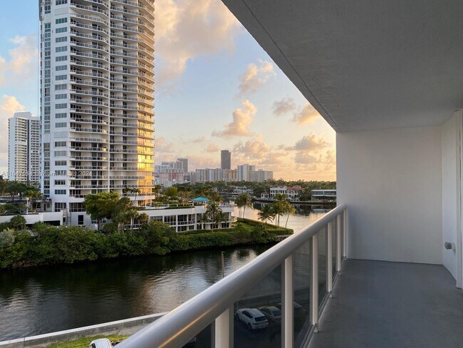 Foto del edificio - 20515 E Country Club Dr