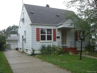 Building Photo - 2045 Central St