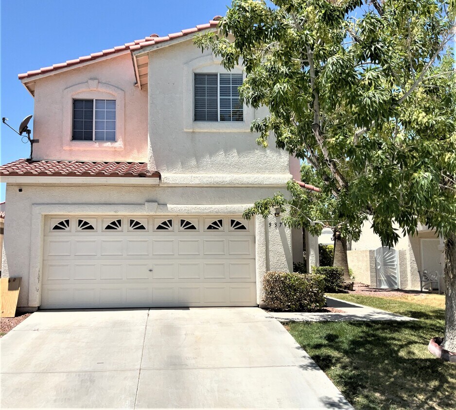 Primary Photo - 9379 Coral Berry Street
