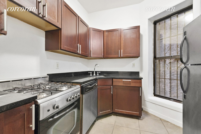 Foto del edificio - 526 W 123rd St