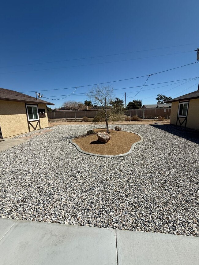Foto del edificio - 12363 Redwing Rd