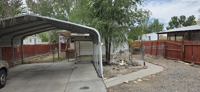 Building Photo - 2954 Parkway Dr