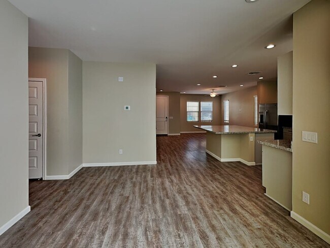 Foto del edificio - 5012 N 189th Gln