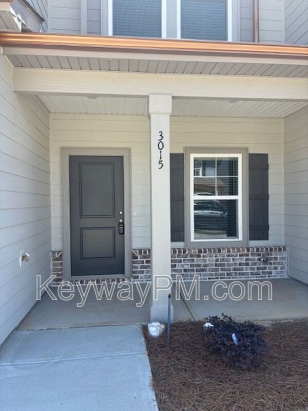 Building Photo - 3015 Venetian Dr