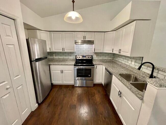 Foto del edificio - 720 NE 27th St