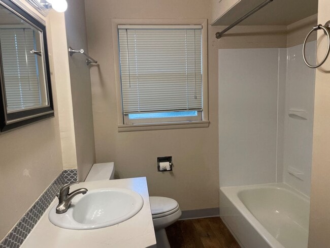 Foto del edificio - Now renting 3 bedroom House