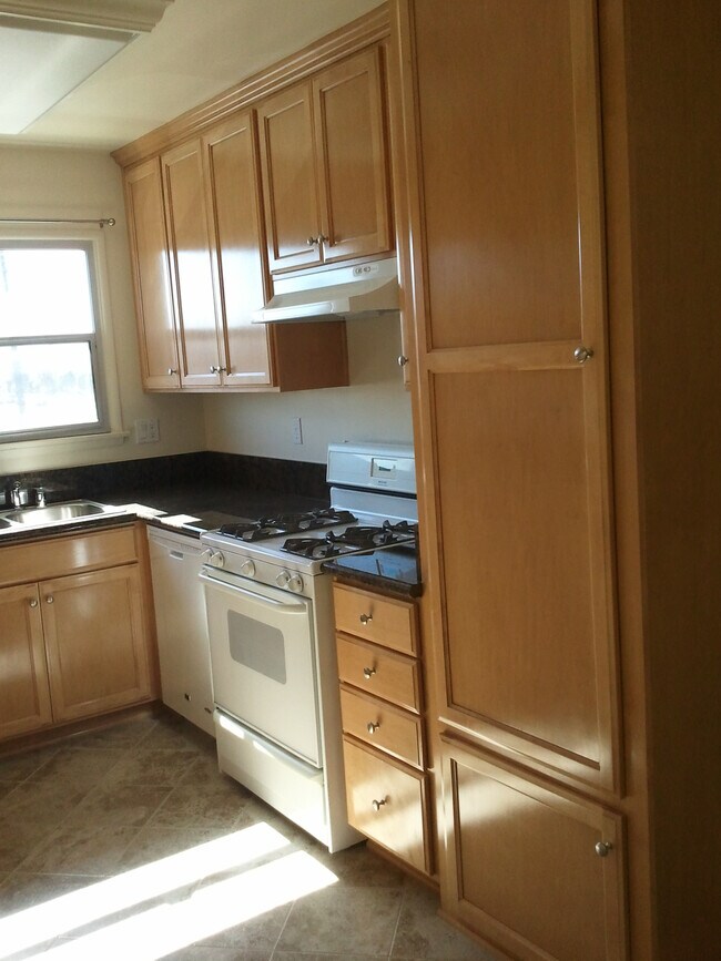 Building Photo - 2929 W 167th St