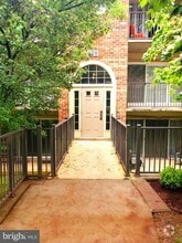 Building Photo - 878 College Pkwy