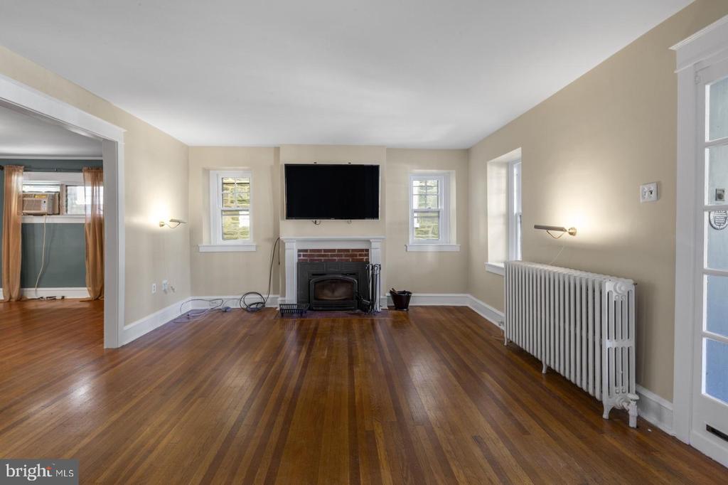 Foto principal - 706 Carpenter Ln
