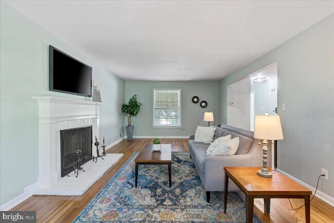 Building Photo - 1007 Arcola Ave