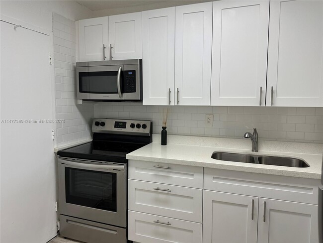 Building Photo - 1130 11th St