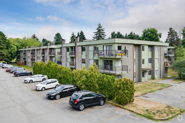 13359 Old Yale Rd Unit 10, Surrey, BC V3T 0S4 Apartments