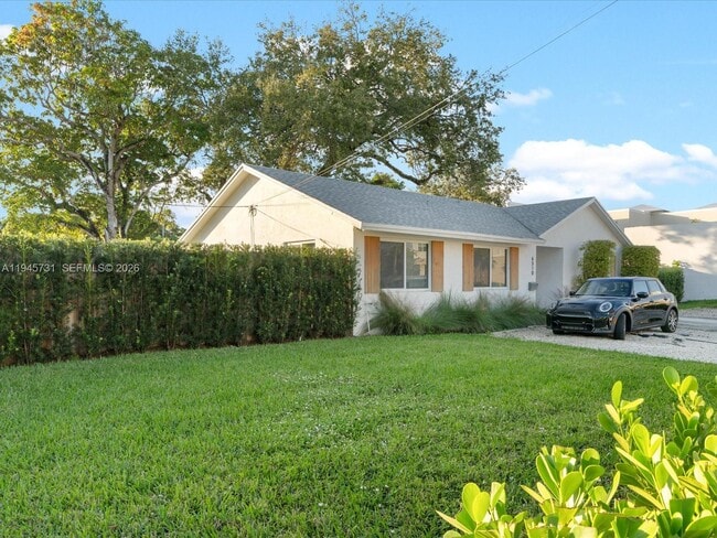 Building Photo - 6510 SW 59th Pl