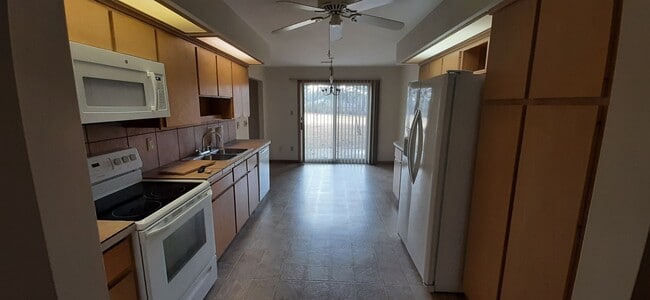 Building Photo - 204 Snead Dr