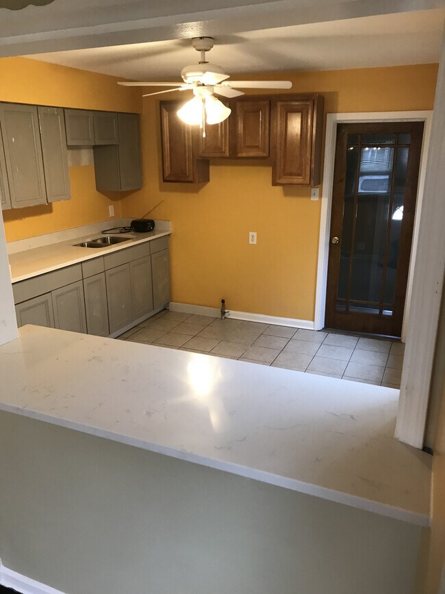 Building Photo - 142 PL