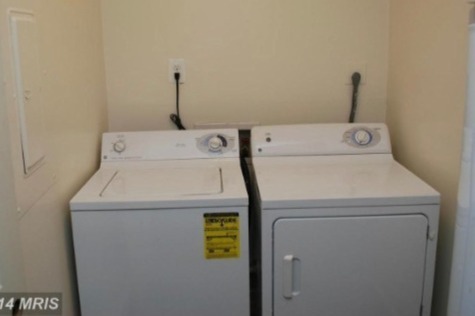 Laundry Room (1st floor) - 900 24th St NW