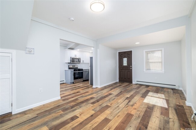 Building Photo - 318-320 Beach 88th St