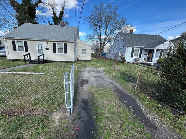 Foto del edificio - 1624 Rolfe Pl