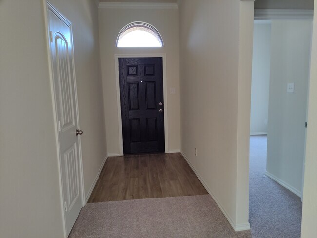 Foto del edificio - 416 Tredway Ct