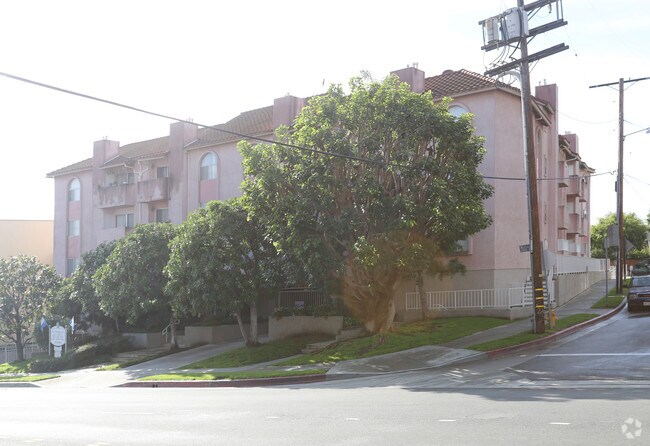 Primary Photo - 10520 National Blvd