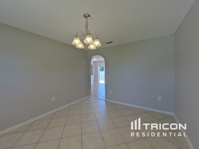 Building Photo - 901 Basilica Ln