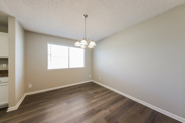 Foto del edificio - 4624 W Paradise Dr