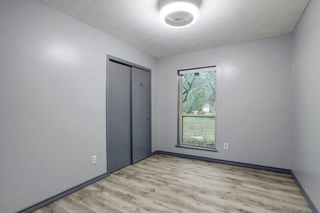 Foto del edificio - 10407 Fairview Dr