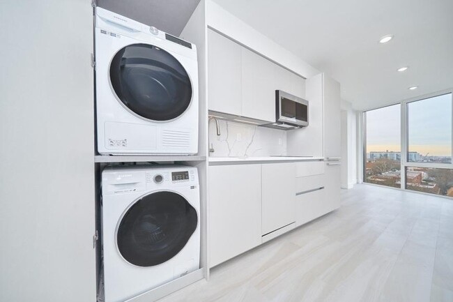 Foto del edificio - 0 bedroom in Brooklyn NY 11230