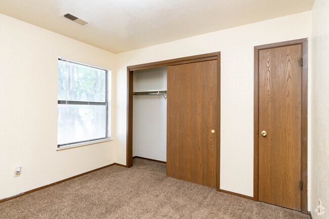1HAB, 1BA - 655 ft² - Woodleaf - FREE Utilities
