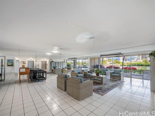 Foto del edificio - 2211 Ala Wai Blvd