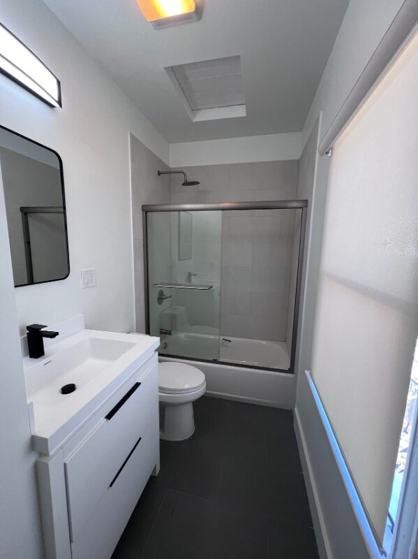 Building Photo - 1024 7th Ave