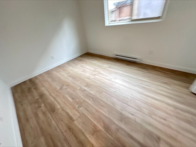 Photo du bâtiment - 430-430 Stewart Ave