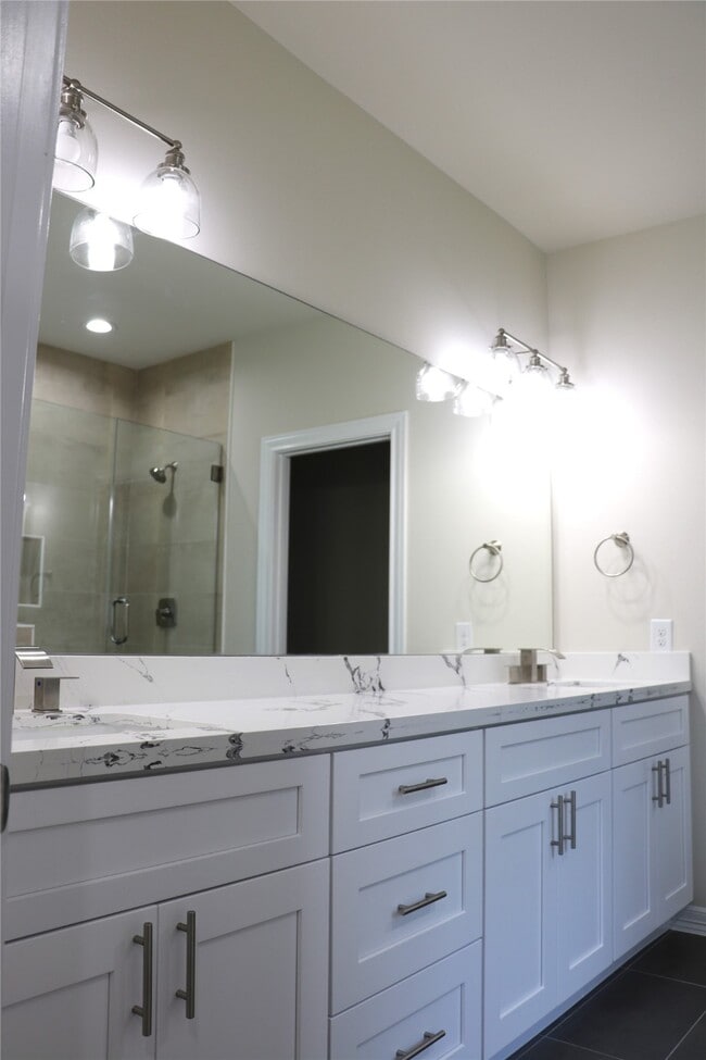 Building Photo - 16610 Bonnie Sean Dr
