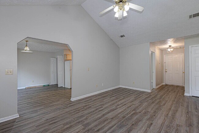Foto del edificio - 5713 Marlette Ct