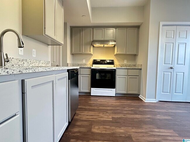 Foto del edificio - 759 3rd St NE