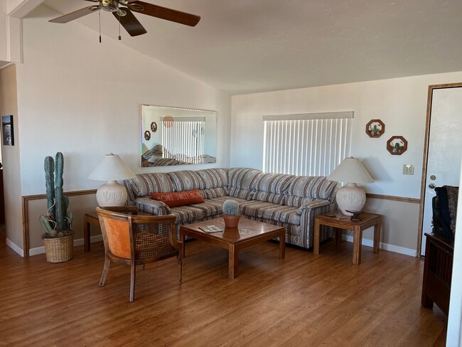 Building Photo - VACATION RENTAL
