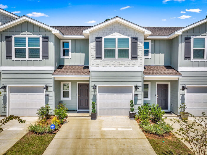 Foto principal - 12276 Frazier Ln