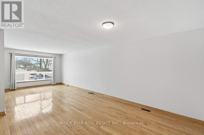 Photo du bâtiment - 115 Elmore Dr