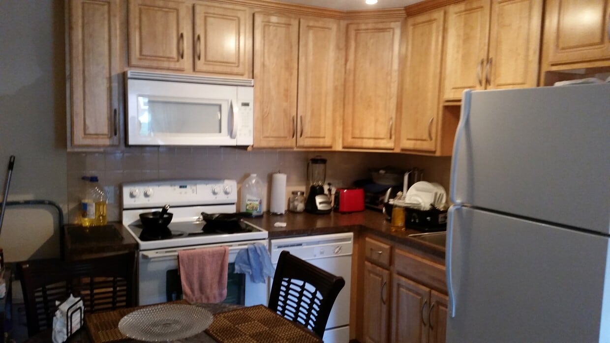 Primary Photo - 28 Miller St