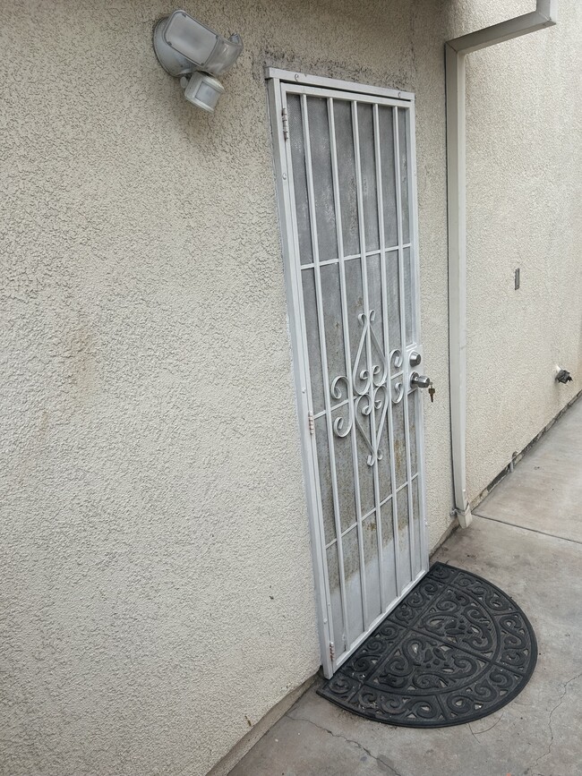 Building Photo - 521 Island Breeze Ln