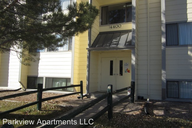Building Photo - 4400 Parkview Dr